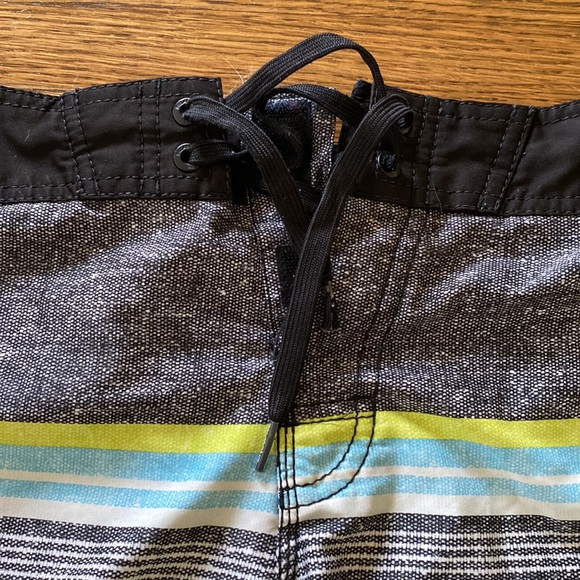 Billabong board shorts, size 29 - Picture 4 of 8